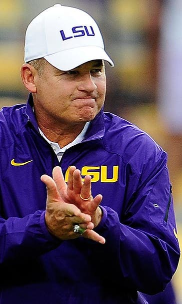 LSU's Les Miles offers his FB-prospect son a scholarship